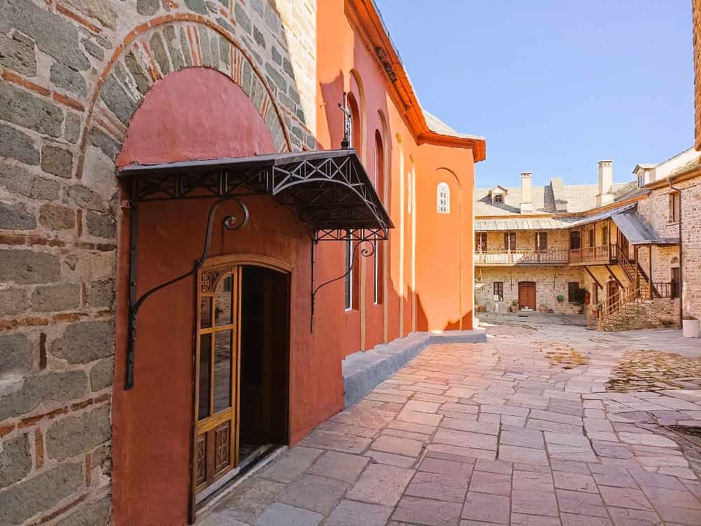 Центральный храм монастыря Каракал на Афоне
