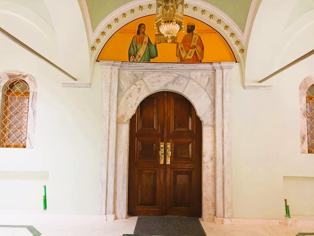 Главный вход в кафоликон монастыря Констамонит