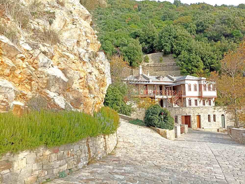 Территория монастыря Симонопетра