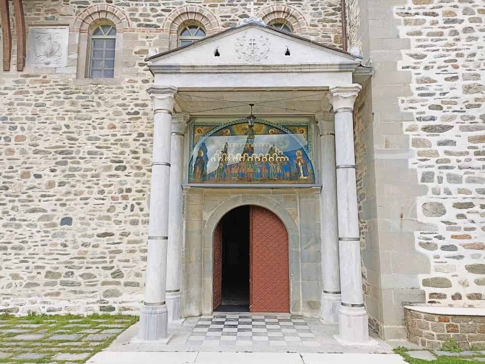 Вход в монастырь Ксиропотам